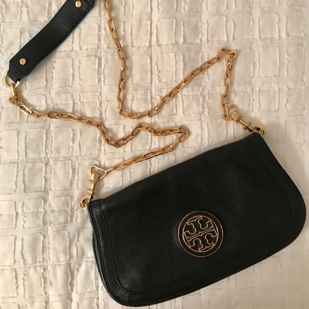 Tory Burch Amanda Logo Clutch - Black